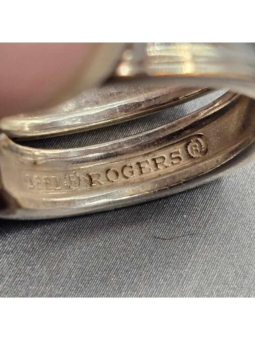 Vintage 1881 Rogers Silver Spoon Ring Wheat Bypass Band Size 8 Upcycled Jewelry - Picture 8 of 10